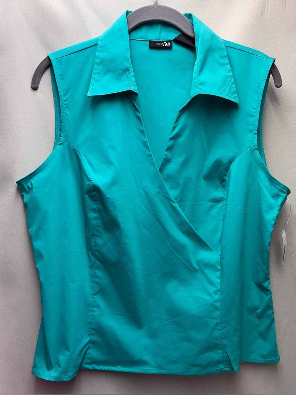 East 5th NWT Women’s Petites V Neck Hidden side Zipper Size 16P